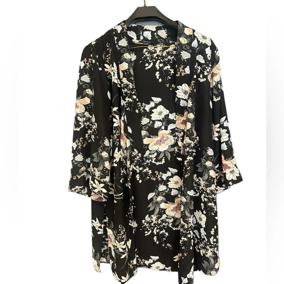 Tahari polyester kimono wrap XL  excellent condition - Picture 1 of 7